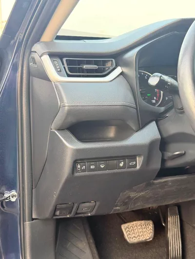 Toyota RAV4 XLE-19