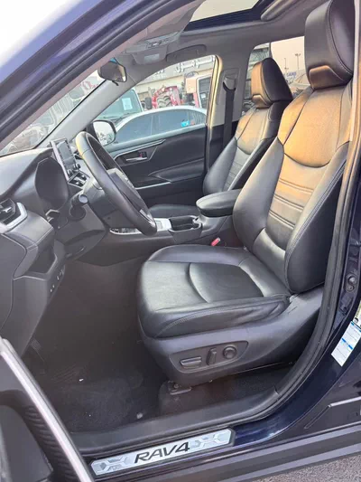 Toyota RAV4 XLE-5