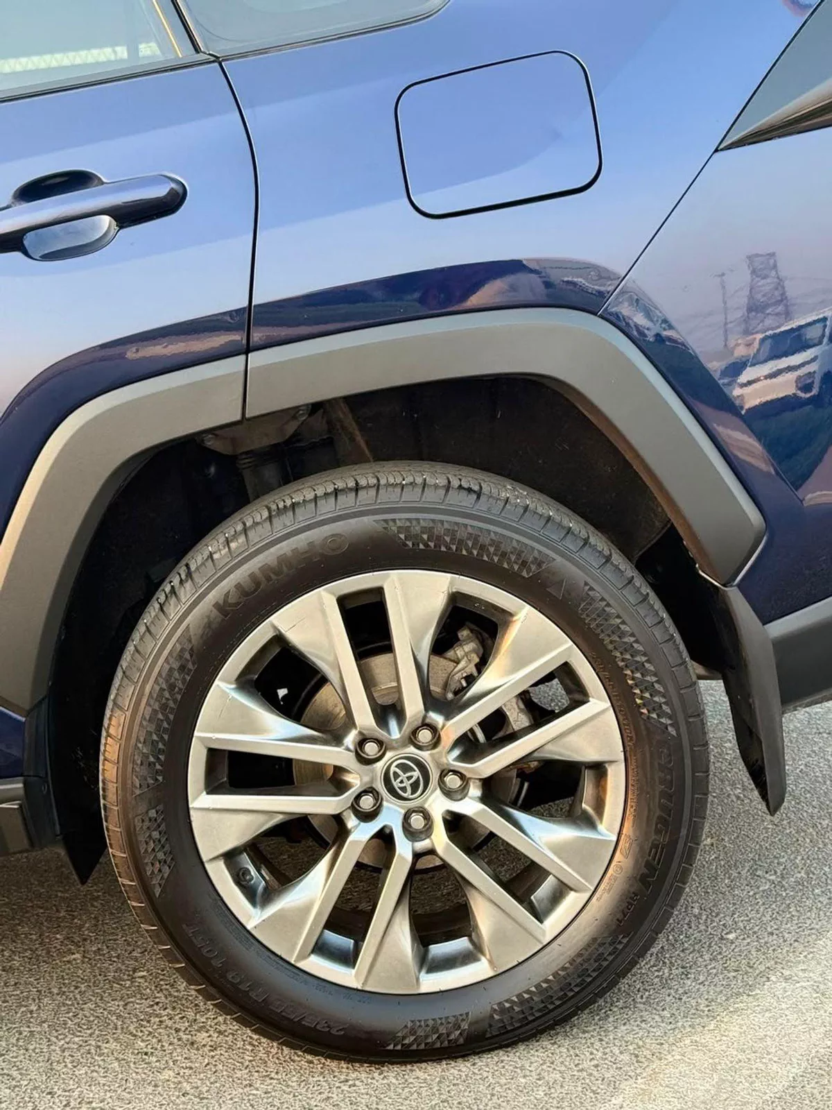 Toyota RAV4 XLE-11-0