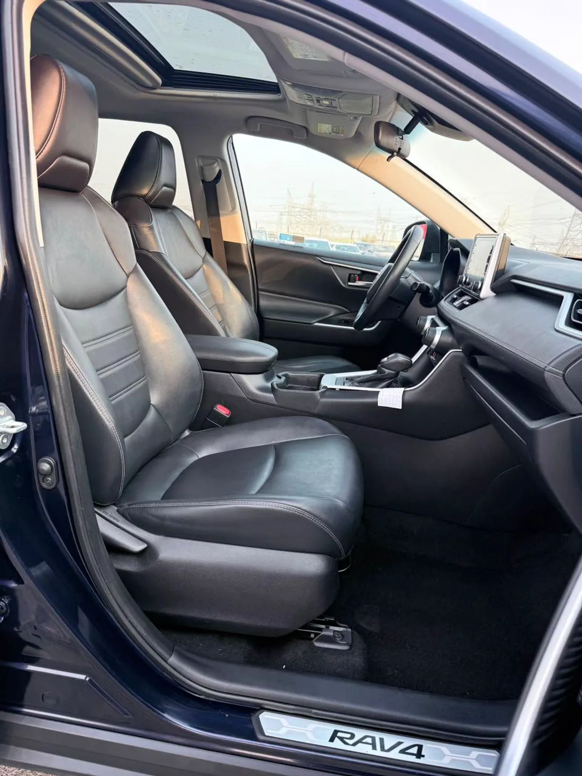 Toyota RAV4 XLE-14-0