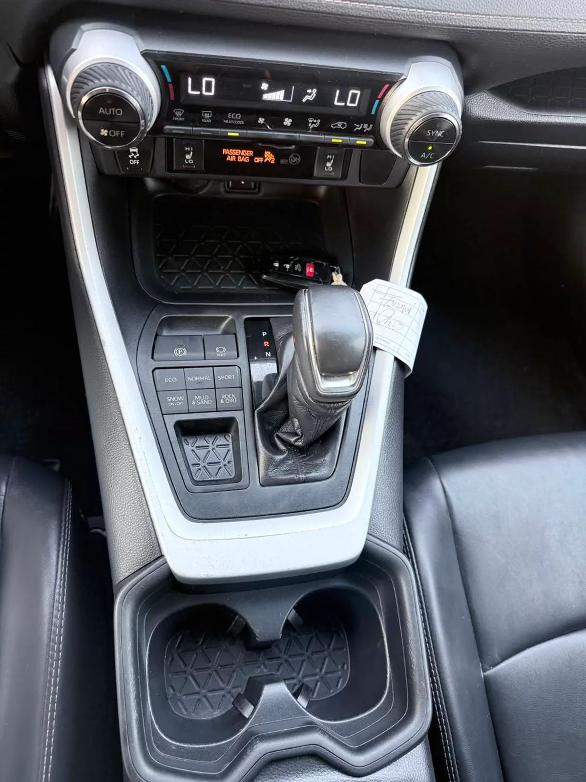 Toyota RAV4 XLE-7-0