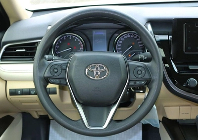 Toyota Camry LE Toyota Camry LE 2.5L Sedan FWD 8 Speed A/T Petrol-10