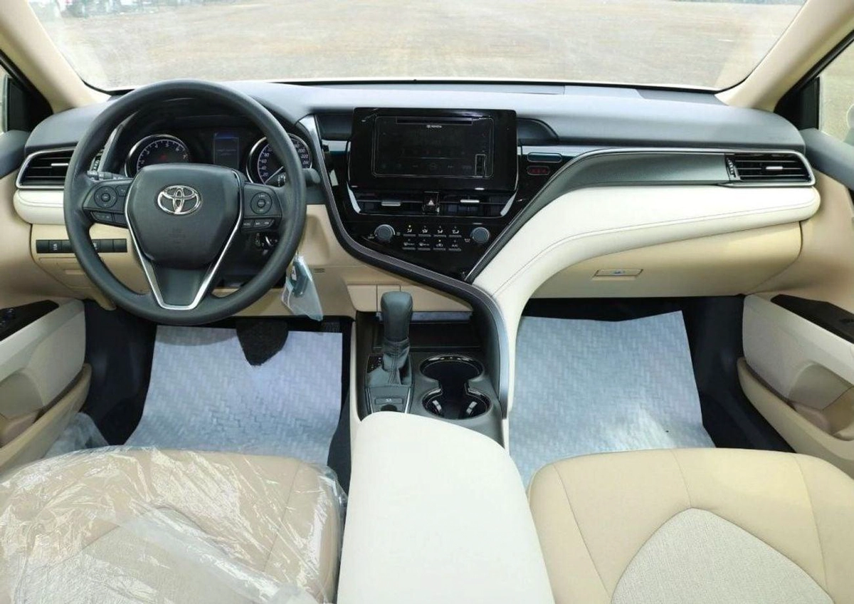 Toyota Camry LE Toyota Camry LE 2.5L Sedan FWD 8 Speed A/T Petrol-9-0