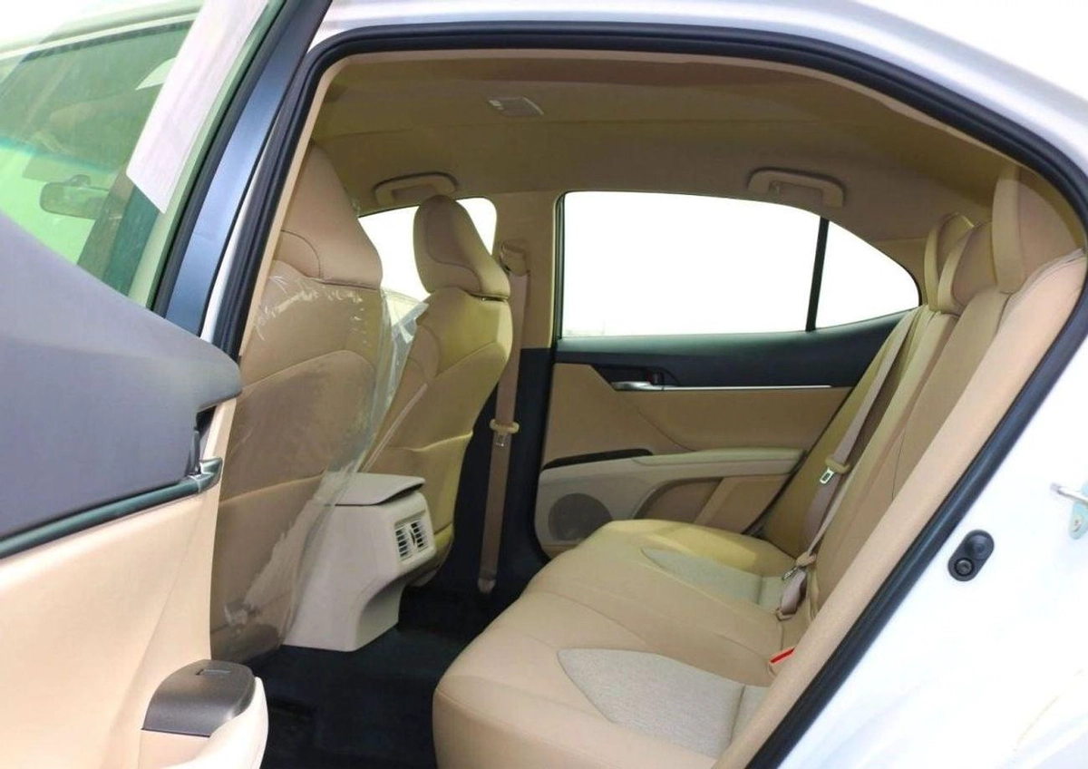 Toyota Camry LE Toyota Camry LE 2.5L Sedan FWD 8 Speed A/T Petrol-13-0
