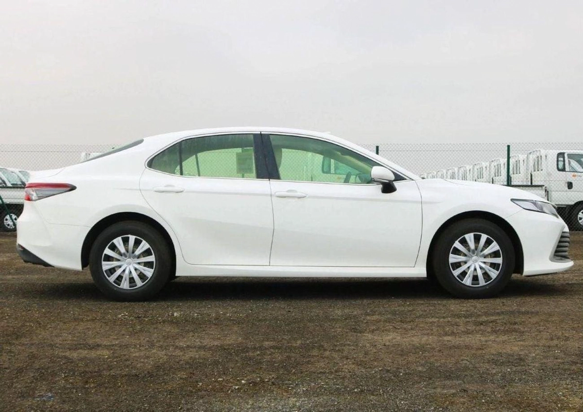Toyota Camry LE Toyota Camry LE 2.5L Sedan FWD 8 Speed A/T Petrol-1-0
