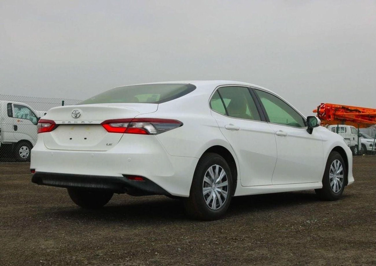 Toyota Camry LE Toyota Camry LE 2.5L Sedan FWD 8 Speed A/T Petrol-3-0