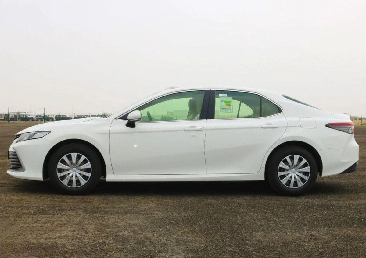 Toyota Camry LE Toyota Camry LE 2.5L Sedan FWD 8 Speed A/T Petrol-5-0