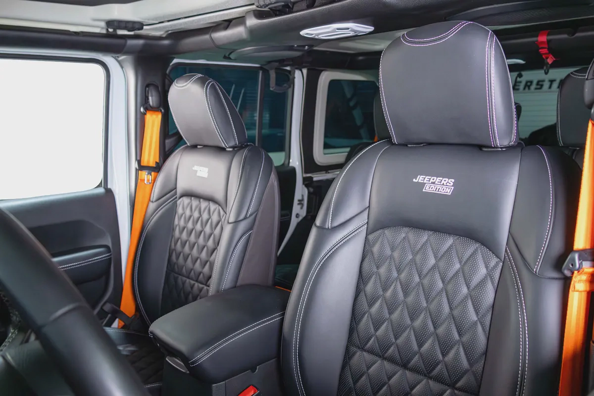 Jeep Wrangler Sport-GCC-Jeepers Edition-Upgraded-FSH-Al Futtaim Warranty and Service Contract-19-19