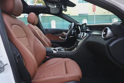Mercedes-benz C200-131000KM-2019-GCC Specs-15