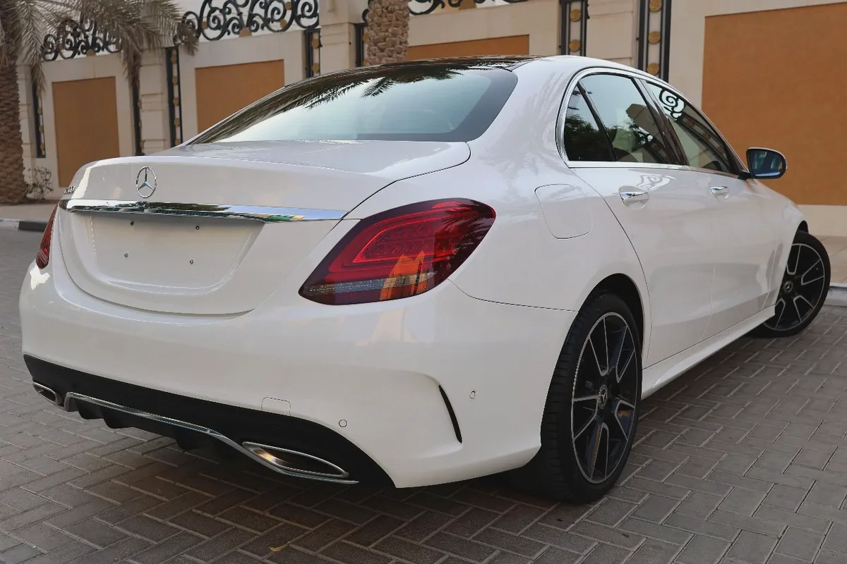 Mercedes-benz C200-131000KM-2019-GCC Specs-2-2