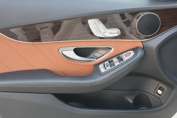 Mercedes-benz C200-131000KM-2019-GCC Specs
