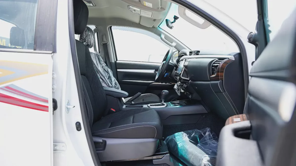 Toyota Hilux Double Cab DLS 2.8 DIESEL MODEL 2026 GCC Specs-14-14
