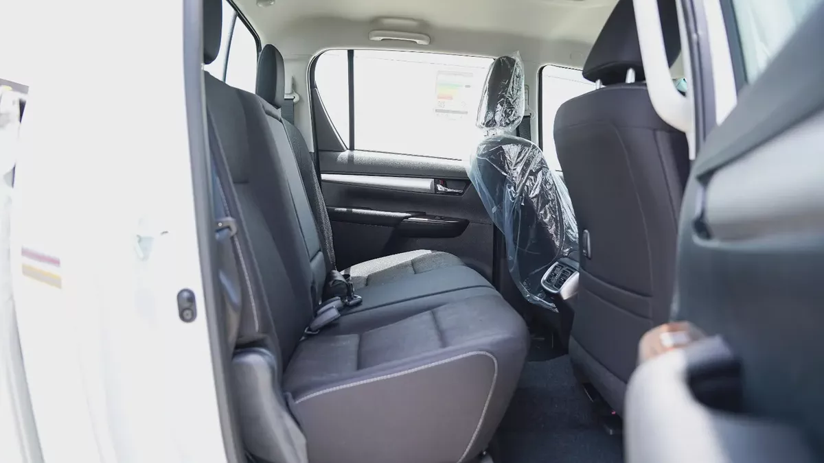 Toyota Hilux Double Cab DLS 2.8 DIESEL MODEL 2026 GCC Specs-16-16