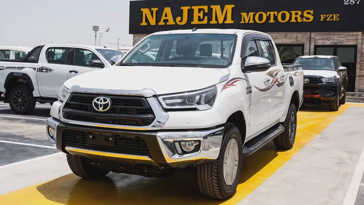 Toyota Hilux Double Cab DLS 2.8 DIESEL MODEL 2026 GCC Specs-2-2