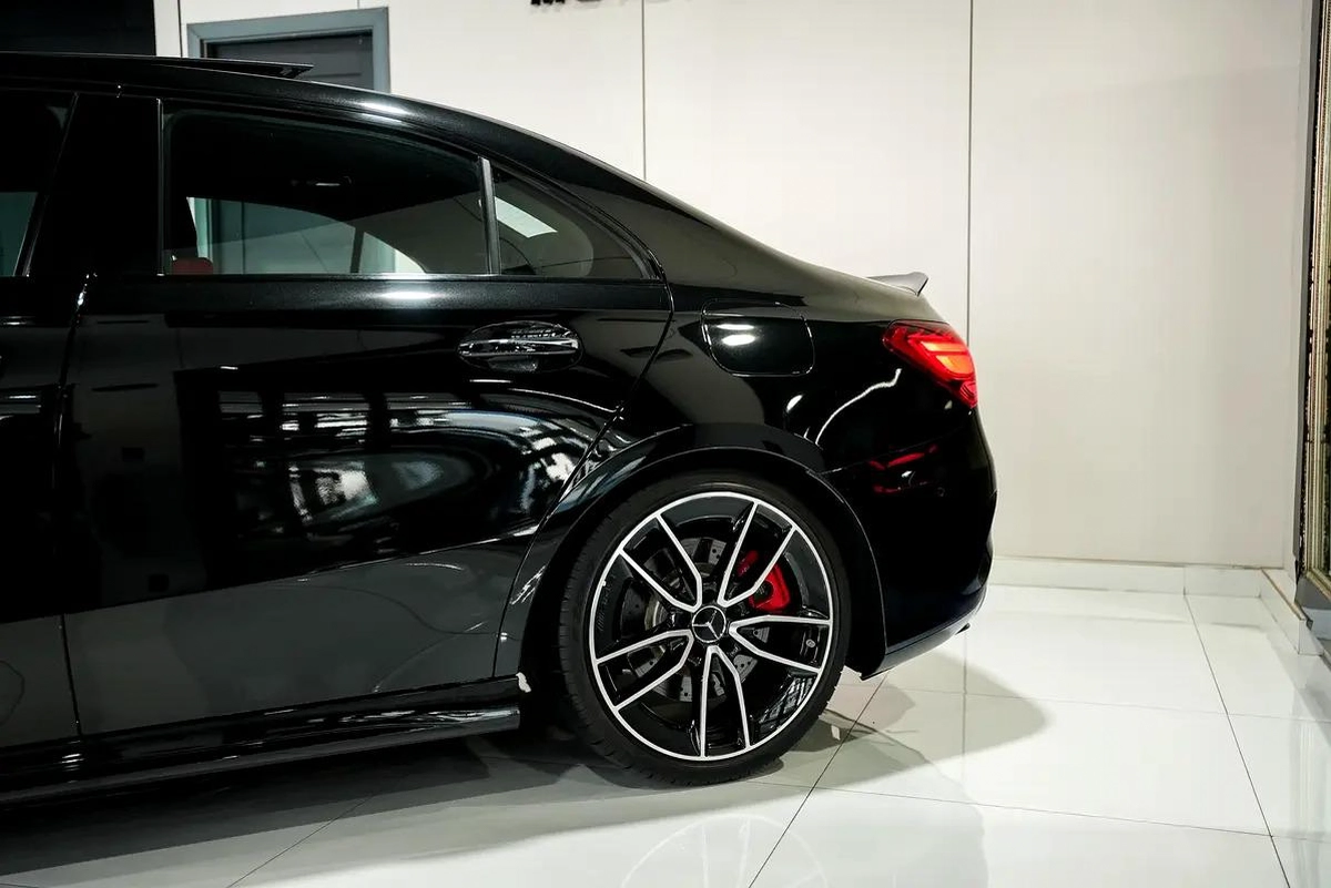 2024 Mercedes-Benz A-Class A 35 AMG - GCC Specs - Like New!-17-17