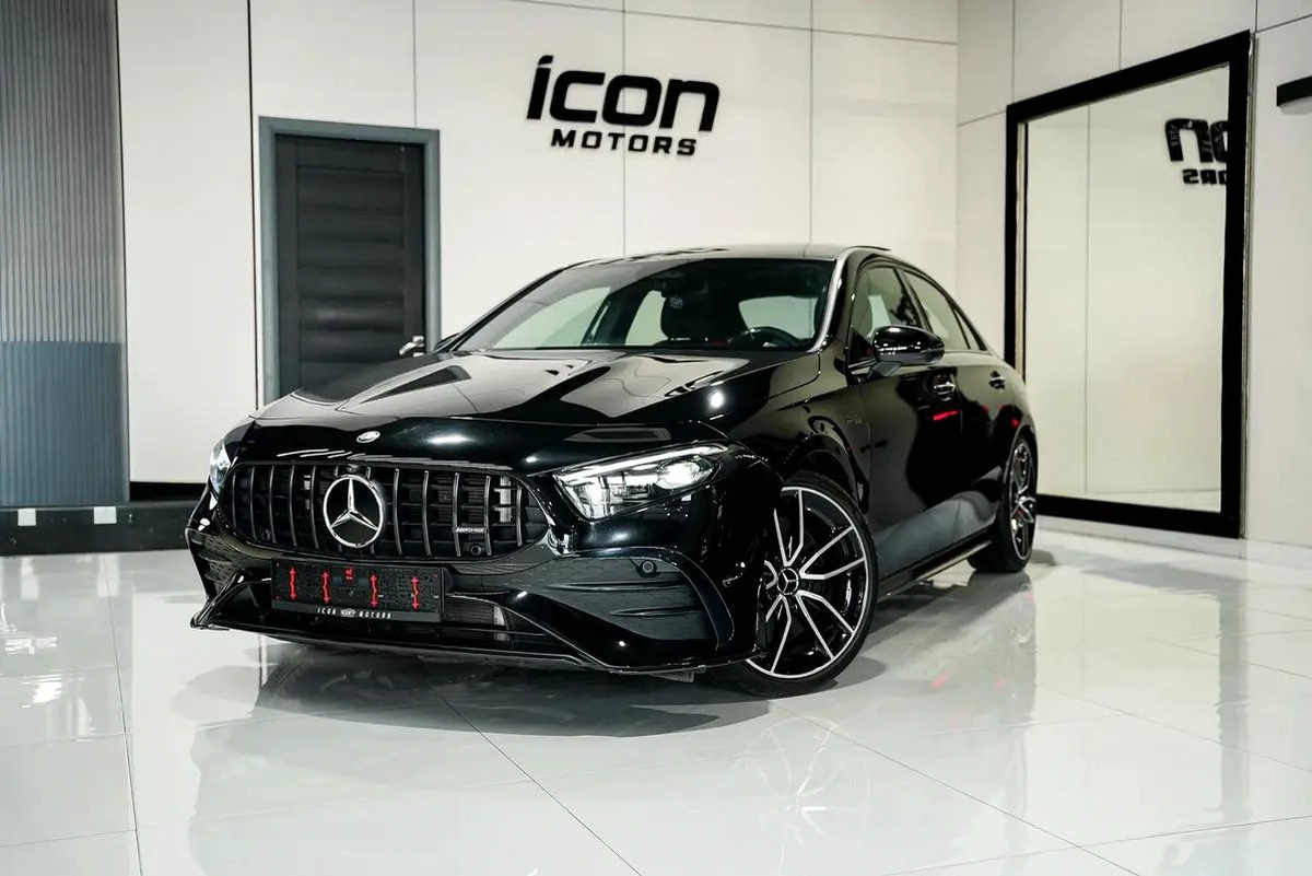 2024 Mercedes-Benz A-Class A 35 AMG - GCC Specs - Like New!-6-6