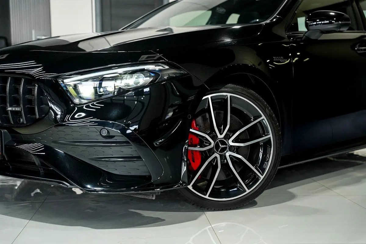 2024 Mercedes-Benz A-Class A 35 AMG - GCC Specs - Like New!-8-8