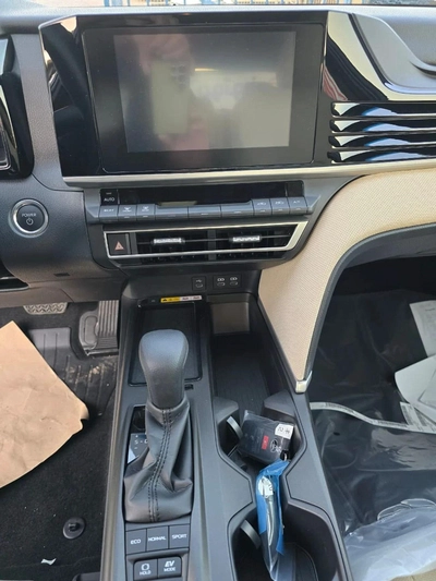 Toyota Camry 2.5L V4 HYBRID 2026 MODEL-5