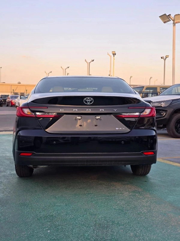Toyota Camry 2.5L V4 HYBRID 2026 MODEL