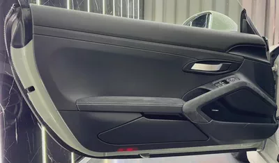2020 Porsche Cayman GT4  | Low Mileage | GCC Spec | Al Nabooda warranty 2027-9