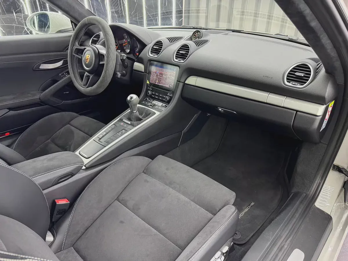 2020 Porsche Cayman GT4  | Low Mileage | GCC Spec | Al Nabooda warranty 2027-10-10