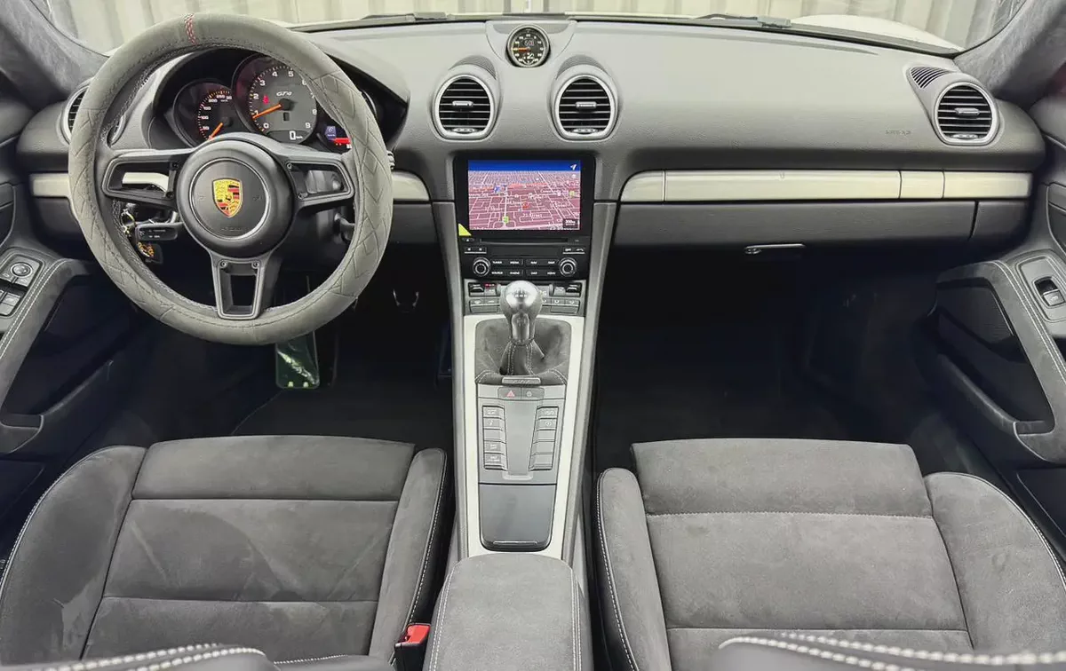 2020 Porsche Cayman GT4  | Low Mileage | GCC Spec | Al Nabooda warranty 2027-19-19
