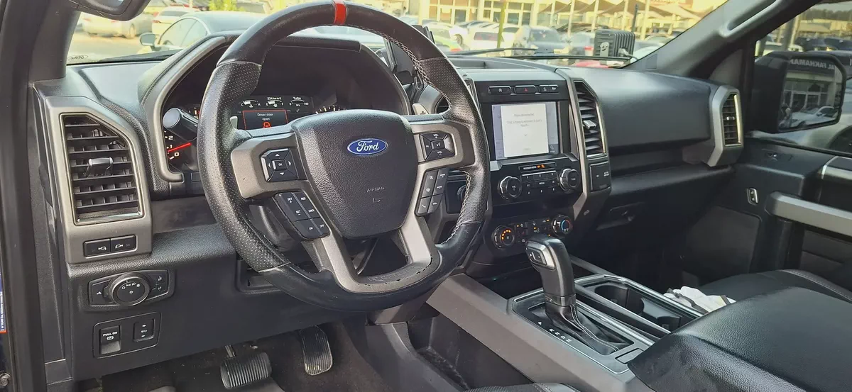 F-150 Raptor 2020 GCC Specs first owner free accident-8-8