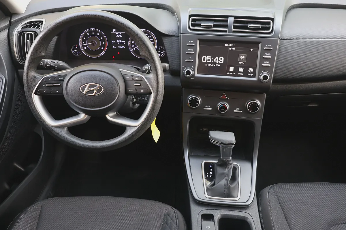 HYUNDAI CRETA COMFORT 1.5L - GCC SPECS - UNDER WARRANTY - FULL SERVICE HISTORY - ACCIDENT FREE --13-13