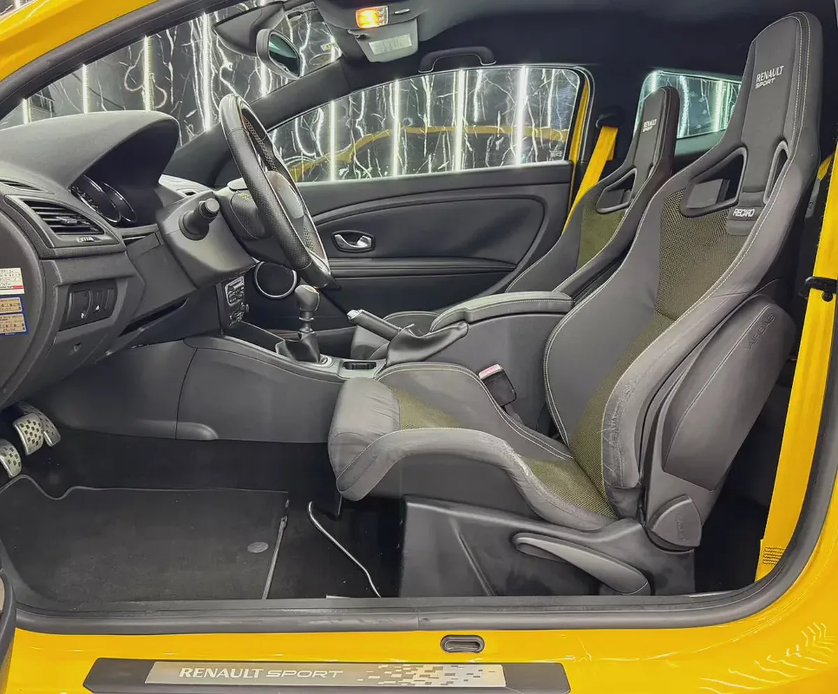 2011 Renault Megane RS | Renault Sport | 2.0L Turbo | 6 - Speed Manual-10-10