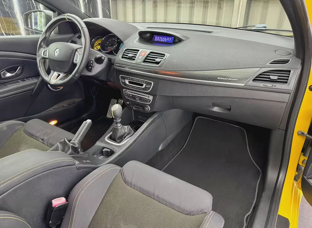 2011 Renault Megane RS | Renault Sport | 2.0L Turbo | 6 - Speed Manual-7-7