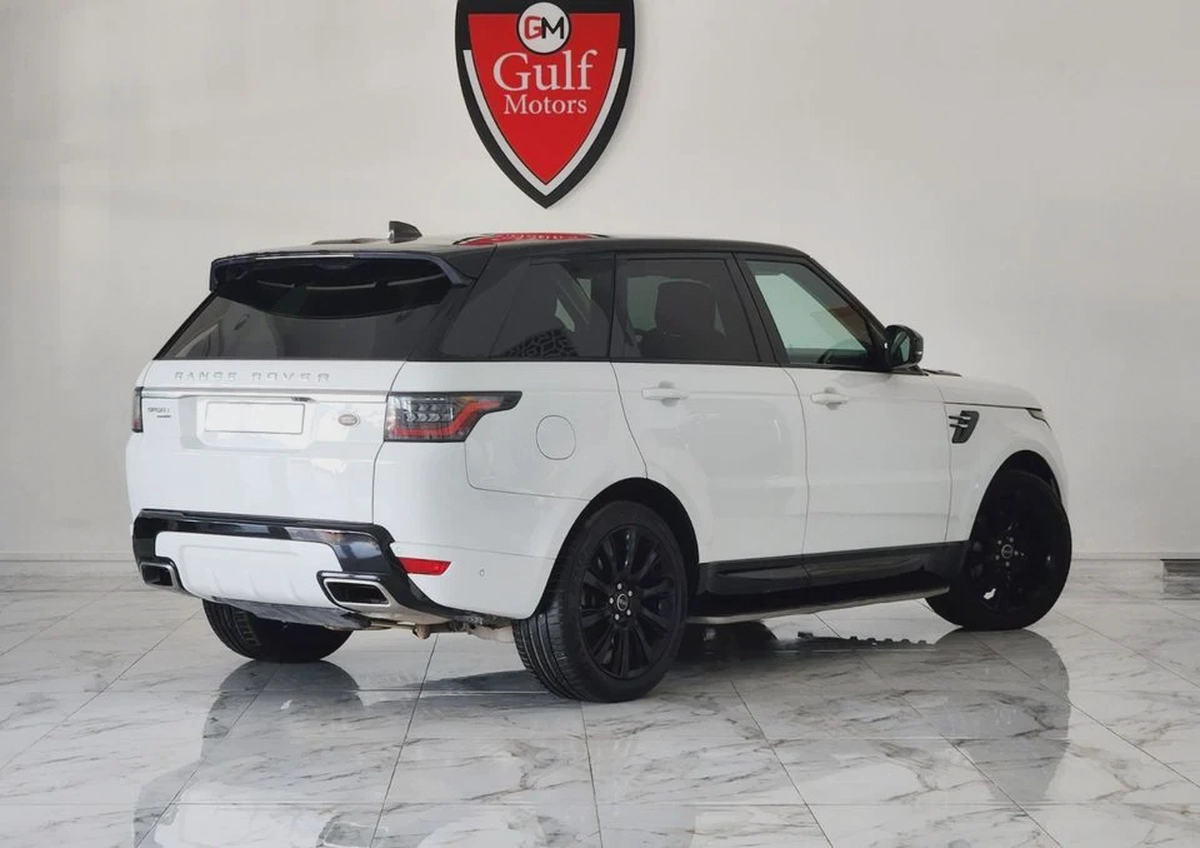 Land Rover Range Rover Sport HSE DYNAMIC 3.0L-6CYL- Excellent Condition American Specs-2-2