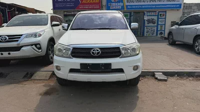 Toyota FORTUNER 2009 V4 2.7L Accident free original paint-0