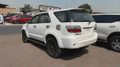 Toyota FORTUNER 2009 V4 2.7L Accident free original paint-1