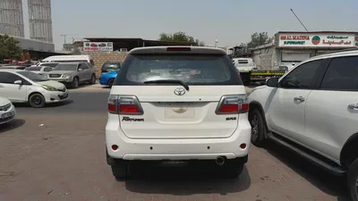 Toyota FORTUNER 2009 V4 2.7L Accident free original paint-2