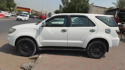 Toyota FORTUNER 2009 V4 2.7L Accident free original paint-3