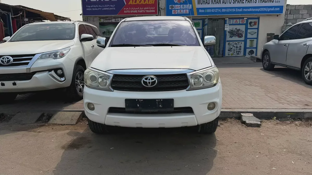 Toyota FORTUNER 2009 V4 2.7L Accident free original paint