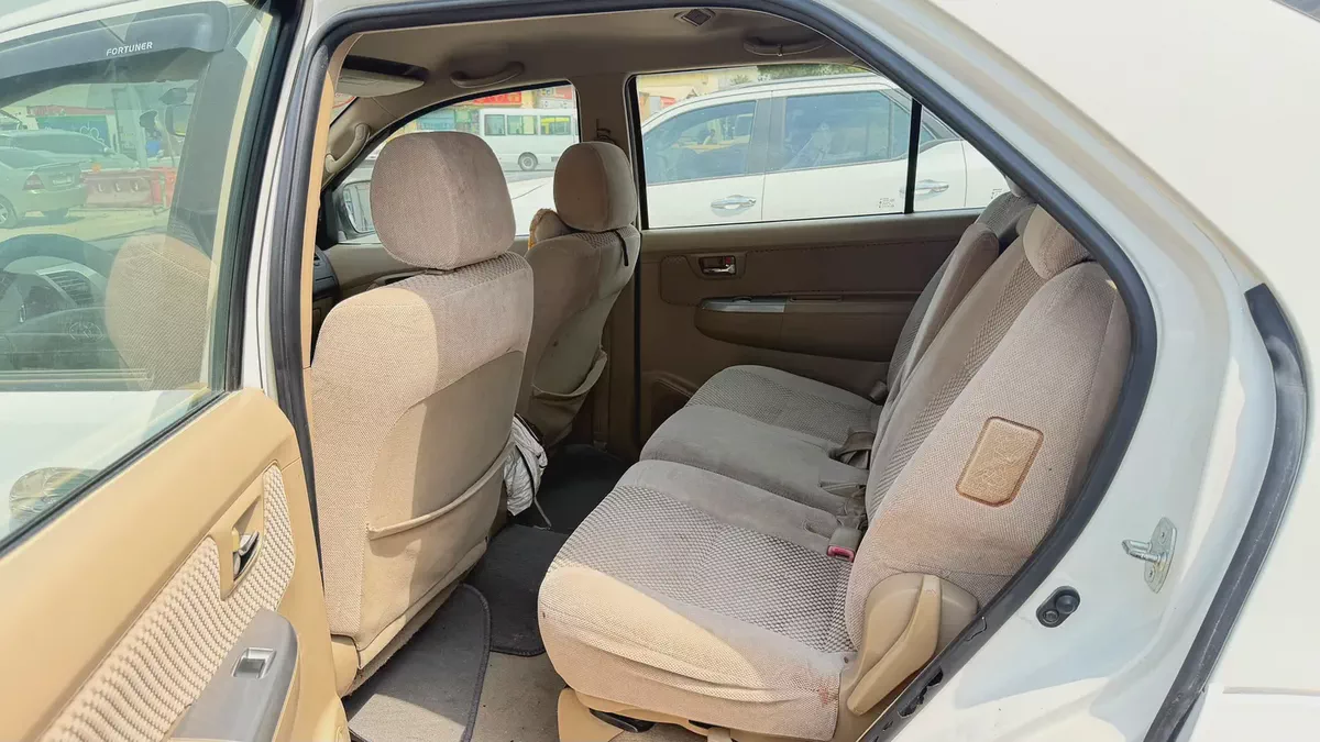 Toyota FORTUNER 2009 V4 2.7L Accident free original paint-6-6