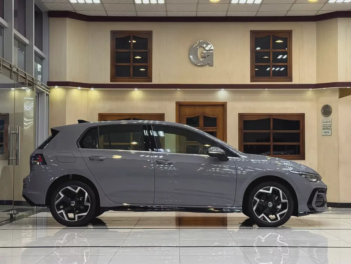 VOLKSWAGEN GOLF / FULL OPTION / BRAND NEW / 5 YEARS WARRANTY-7-7