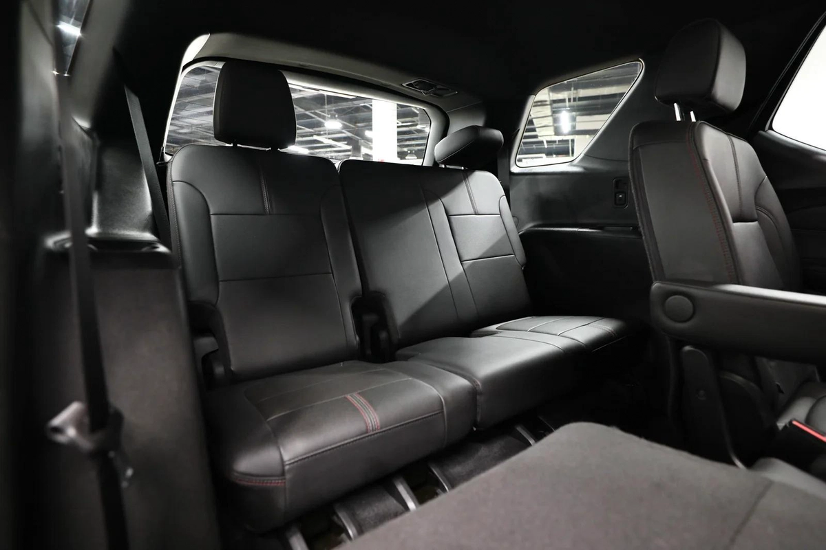 GCC | Traverse | 7 Seater | AED 1150 monthly | Free Insurance and Registration-4-4