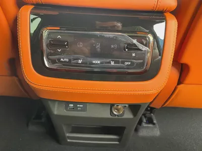 Rox 01 VIP 2026 Chinese Specs - Brand New SUV / EVS Warranty And Service Contact 5 Years 6-Seater-17