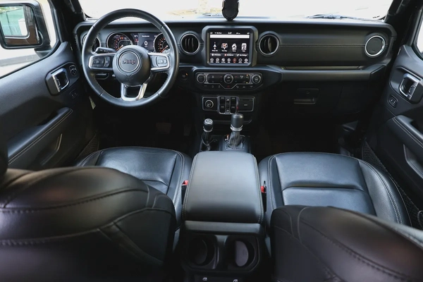 Jeep Wrangler Unlimited-SAHARA-2021-60000KM-GCC SPECS under warranty