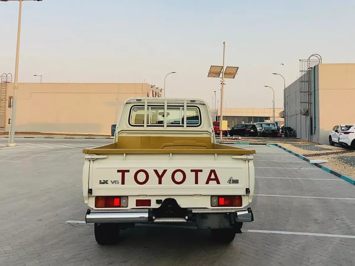 Toyota Land Cruiser 70 Series LC 79 LX 2022 GCC Specs-16-16