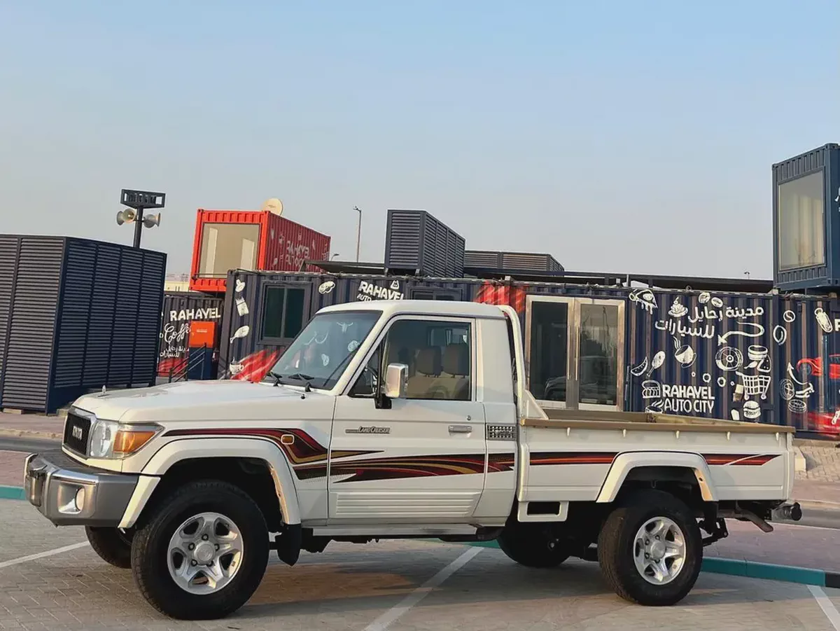 Toyota Land Cruiser 70 Series LC 79 LX 2022 GCC Specs-2-2