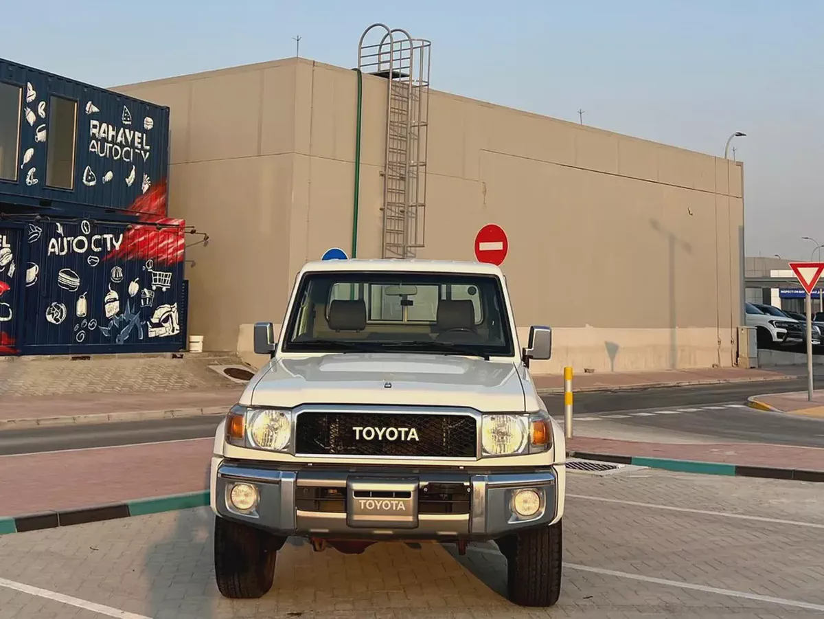Toyota Land Cruiser 70 Series LC 79 LX 2022 GCC Specs-3-3