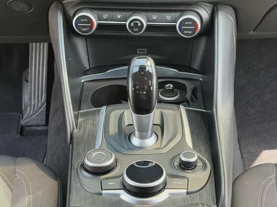 2019 Alfa Romeo Giulia Standard - GCC Specs-9