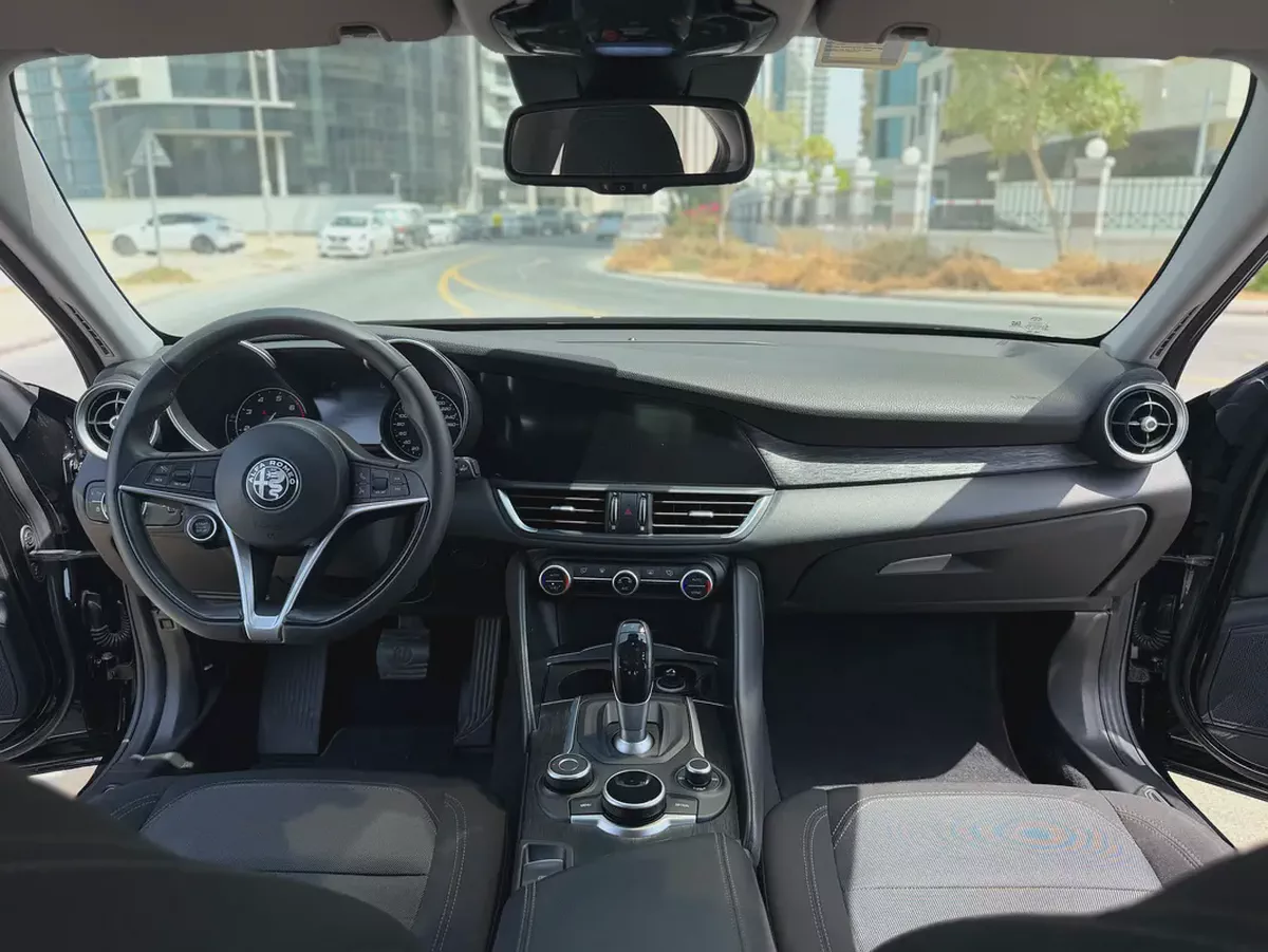 2019 Alfa Romeo Giulia Standard - GCC Specs-4-4