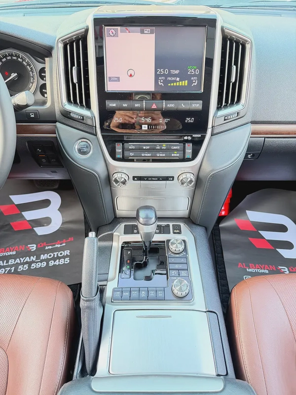 تويوتا لاند كروزر VXR 6.2 غراند تورنغ رمادي / بني 2021 الفطيم