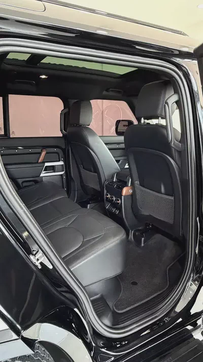 Land Rover Defender 110 SE P400 2024 GCC Specs-15