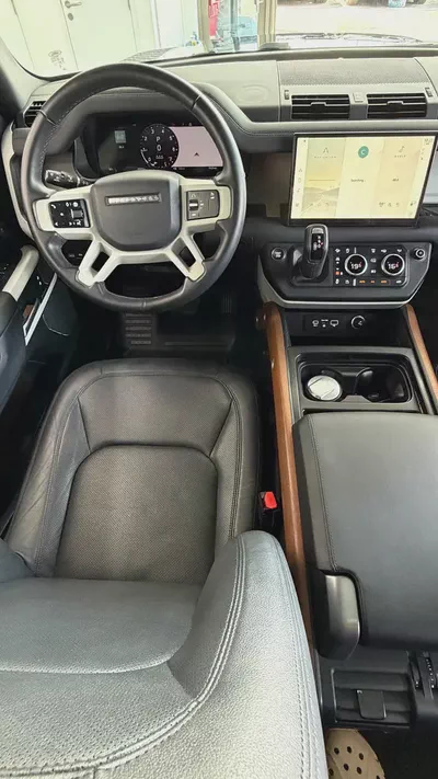 Land Rover Defender 110 SE P400 2024 GCC Specs-18