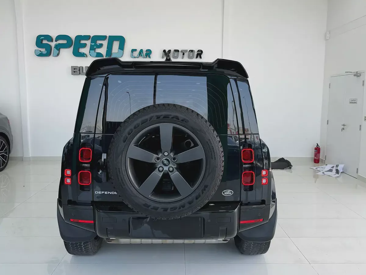 Land Rover Defender 110 SE P400 2024 GCC Specs-8-8